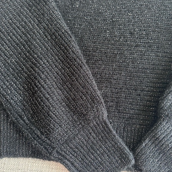 Abercrombie & Fitch Black Metallic Sweater NWT - Picture 4 of 5